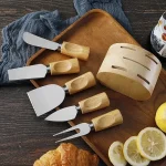 Outils pratiques pour déguster et couper le fromage