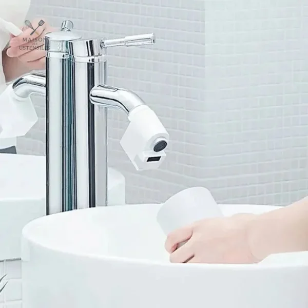 Économie d'eau grâce au déclencheur automatique pour robinet