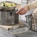 Écumoire durable en inox pour un drainage efficace