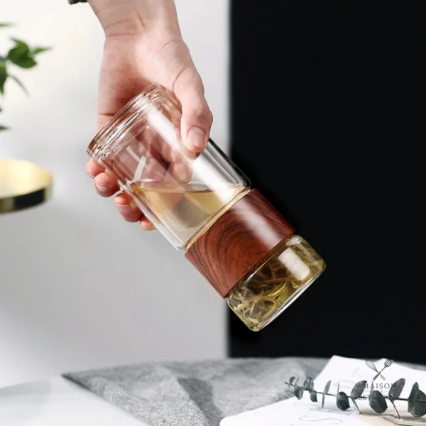 Thé chaud ou froid avec cet infuseur en verre