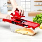 Accessoire de cuisine polyvalent pour trancher et râper