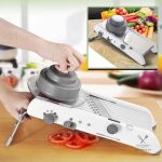 Mandoline japonaise pour des tranches uniformes