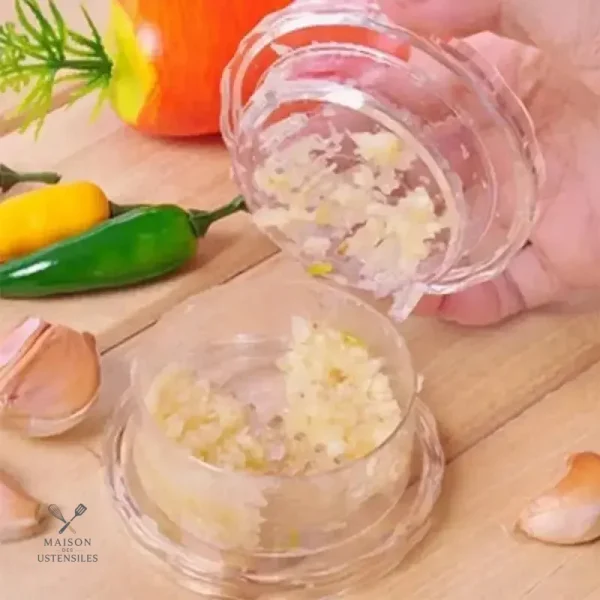 Accessoire de cuisine pour broyer ail en un clin d'œil