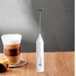 Shaker cocktail avec mousseur à lait intégré
