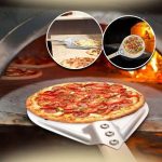 Pelle perforée pour un service de pizza pratique