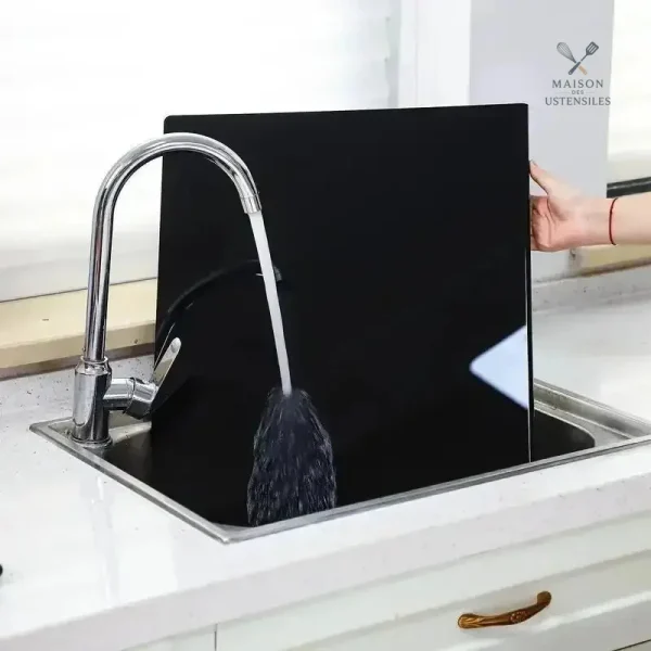 Accessoire de cuisine : planche à découper en acrylique