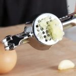 Accessoire pratique pour réduire en purée et écraser des aliments