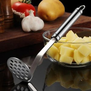 Presse purée manuel MashitUp pour des purées onctueuses