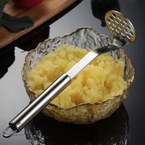 Presse purée ergonomique pour une utilisation pratique en cuisine