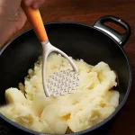 Presse purée ergonomique pour un confort d'utilisation