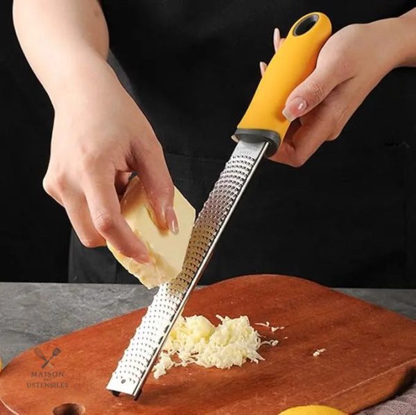 Râpe à fromage Reggiano pour un râpage facile