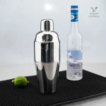Mixez vos boissons avec style grâce à ce shaker