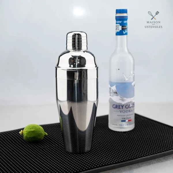 Mixez vos boissons avec style grâce à ce shaker