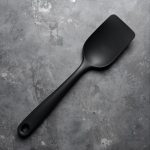 Spatule silicone noire pour cuisine