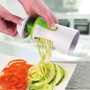 Râpe à fromage avec fonction spiraliseur pour légumes frais