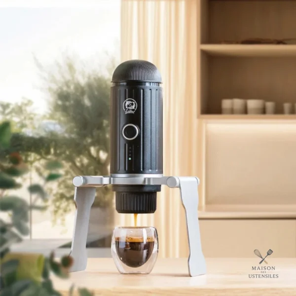 Support compact pour machine à expresso en déplacement